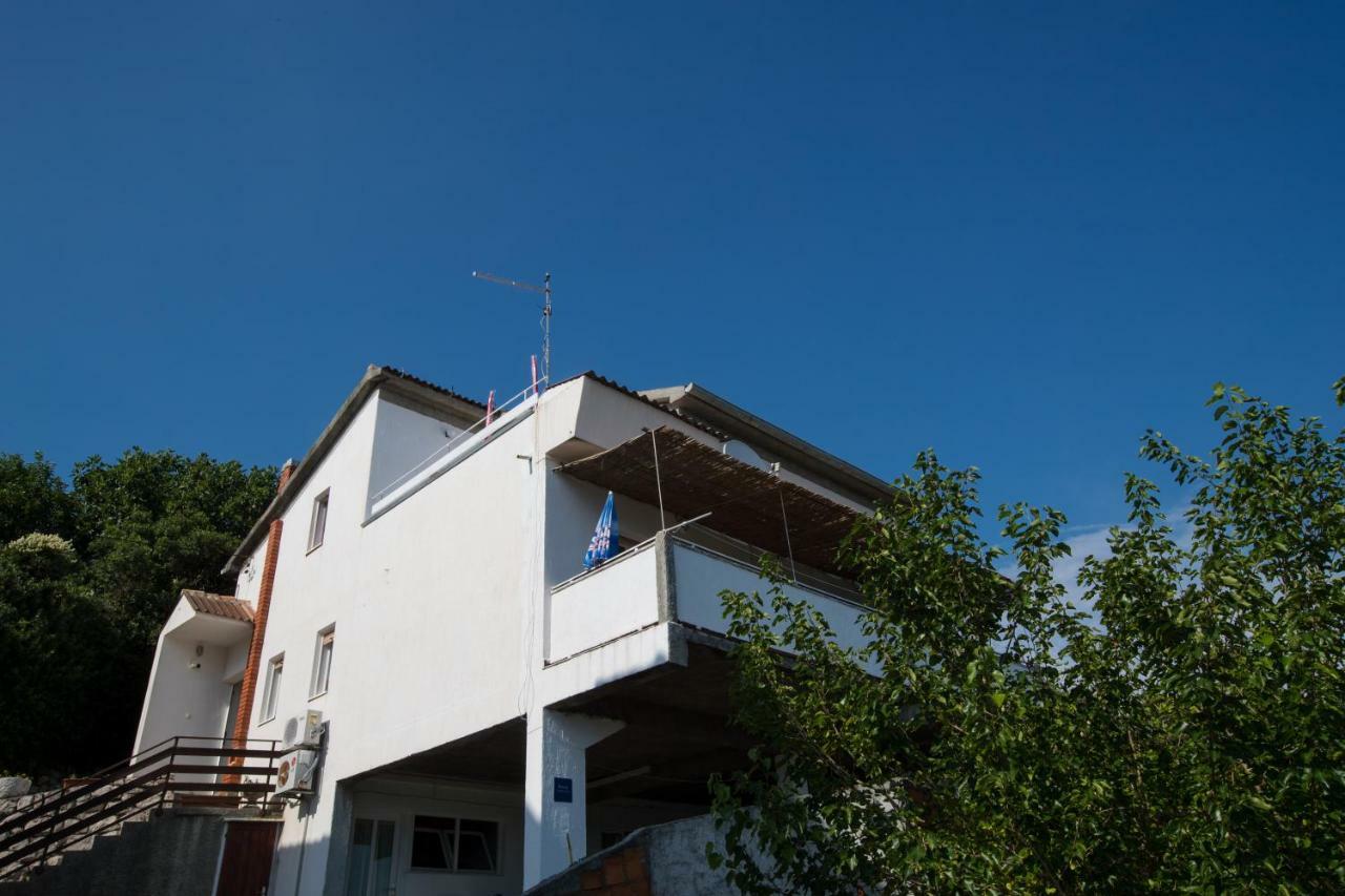 Apartments Renata Kampor Luaran gambar